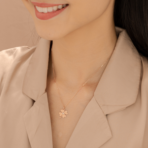CLOVER NECKLACE